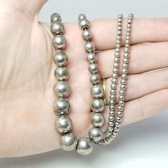 Vintage Long Silver Tone Beaded Necklace, Graduated Size Beads, Retro Estate - Picture 1 of 5